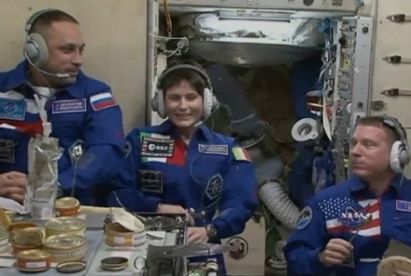 Cartolina di AstroSamantha dalla ISS