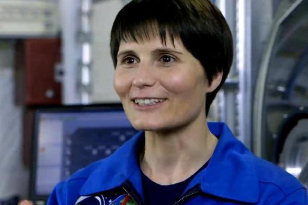 La leggerezza di essere AstroSamantha