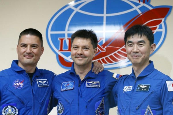 Nuovo equipaggio e lattuga sulla ISS