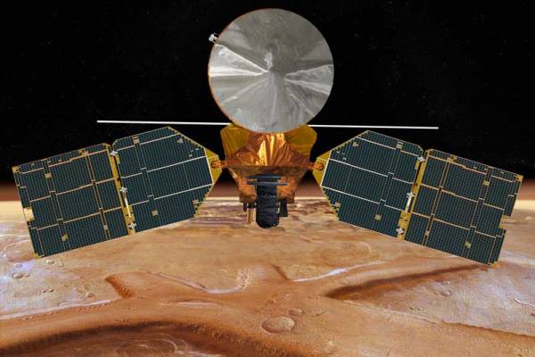 InSight: un assistente in orbita di Marte
