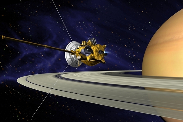 Cassini danza tra gli anelli