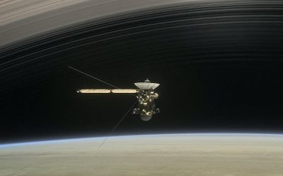 Cassini abbraccia Saturno