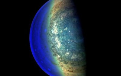 Mega cicloni ai poli di Giove